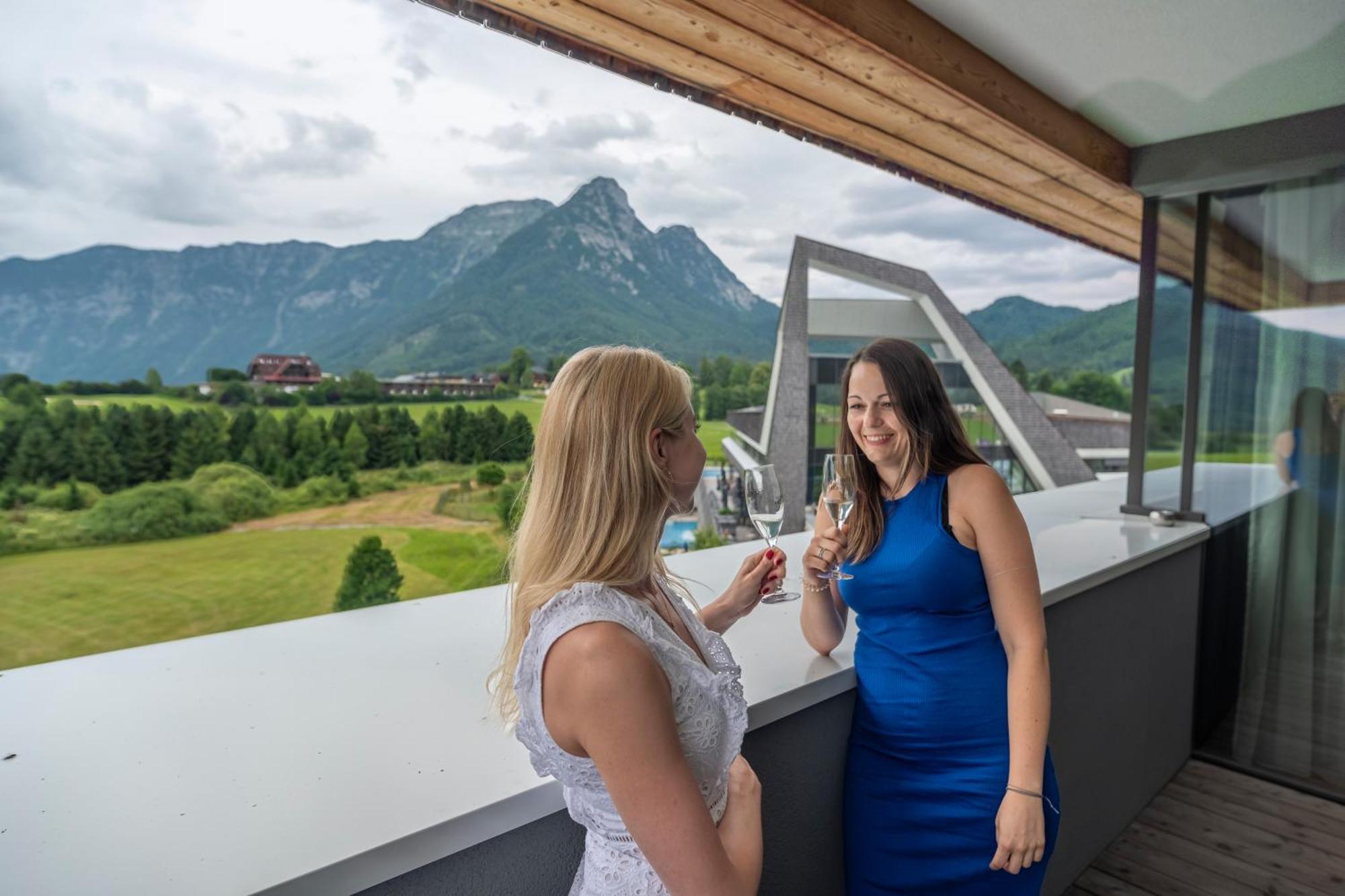 Narzissen Vital Resort Bad Aussee Exterior photo